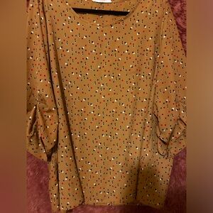 Trendy mustard yellow patterned top with ruched sleeves size 1X fall blouse